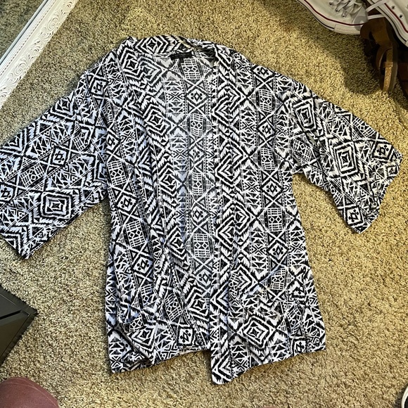 Black and white tribal print kimono - Picture 1 of 2